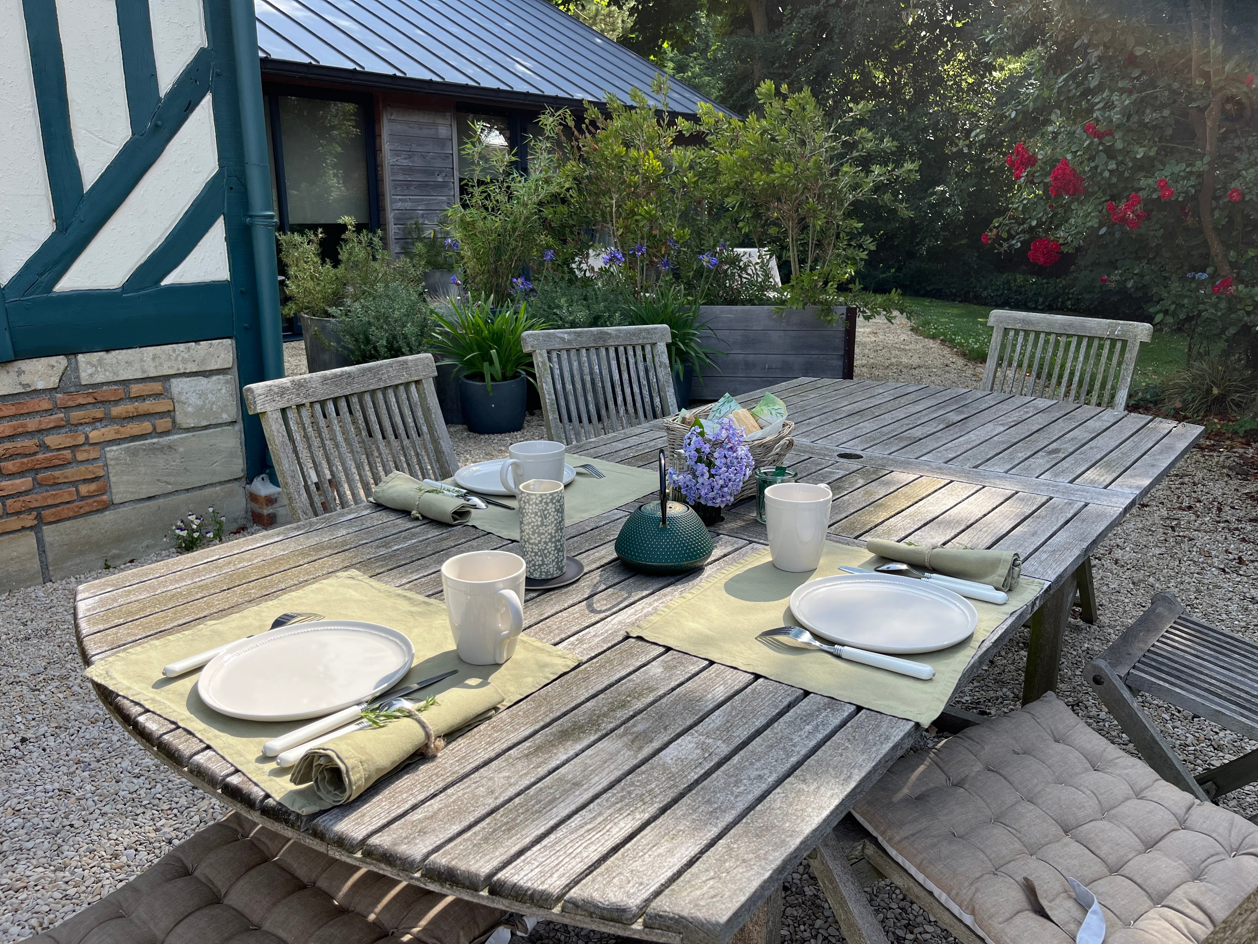 petit déjeuner sur la terrasse