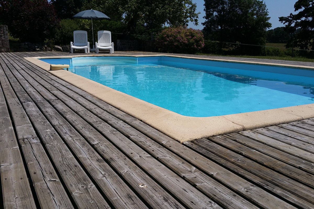 Gîte La Fourniale avec piscine à Flayat en Creuse limite Auvergne et Limousin