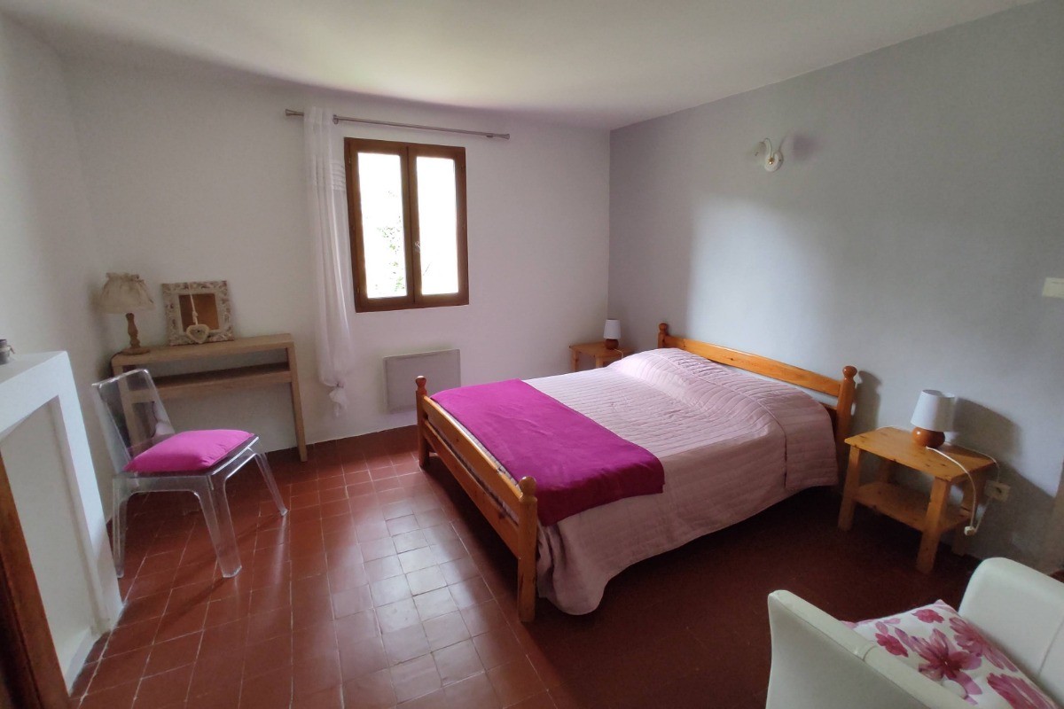 Chambre 1 lit 140cm