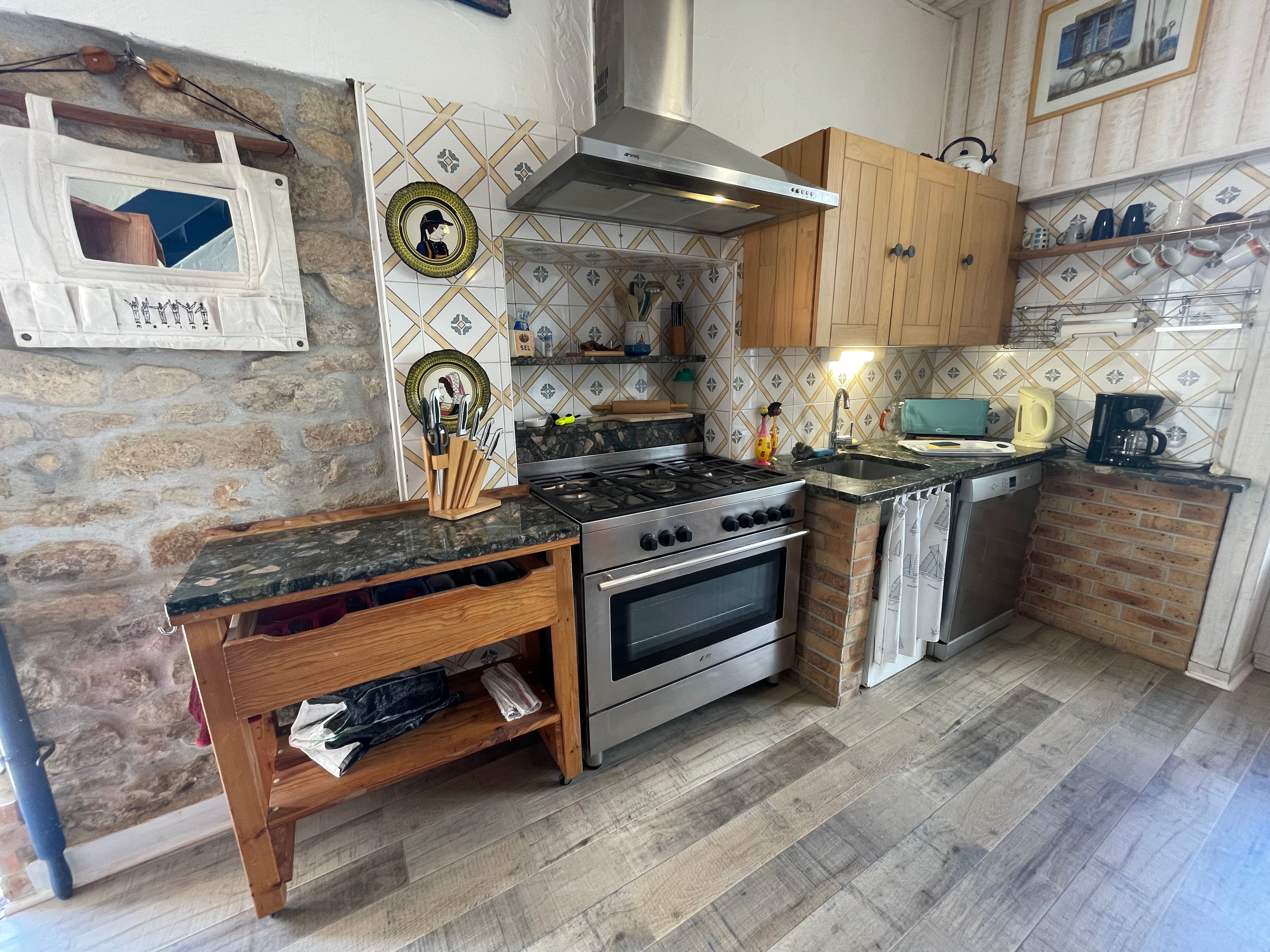 Fitted and equipped kitchen