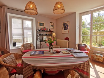 breakfast and relaxation room