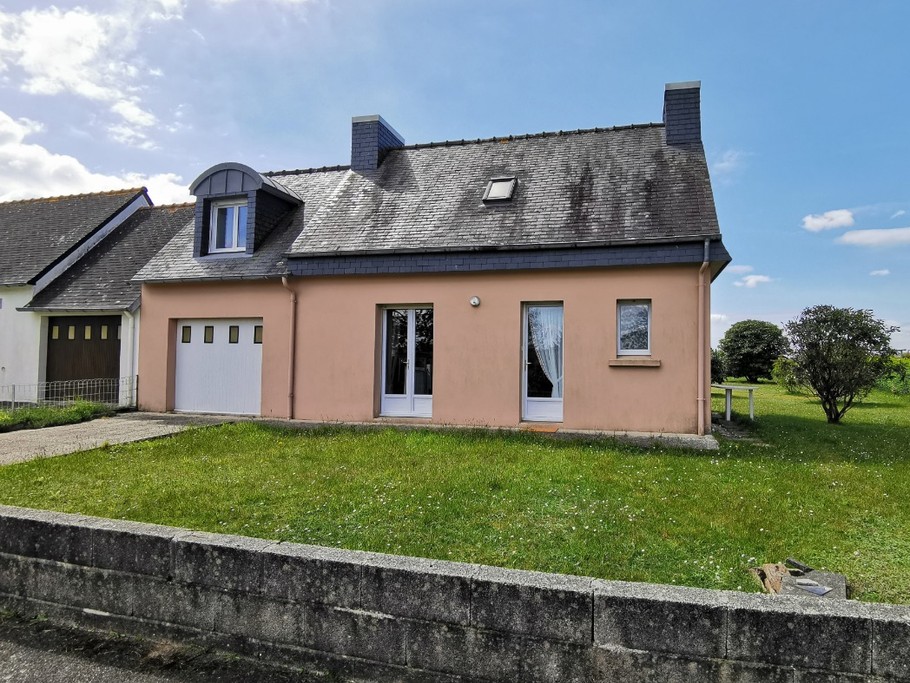 Façade de la maison côté route