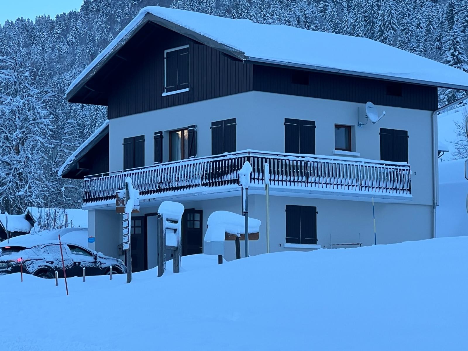 Chalet L'Éterlou sous la neige