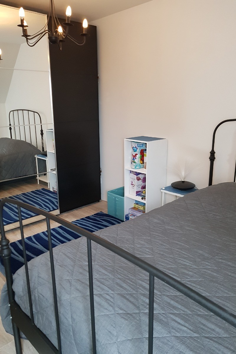 la seconde chambre (1 lit de 140 et 1 lit tiroir)
