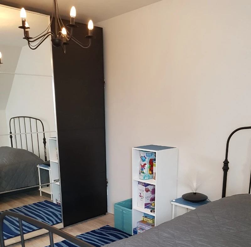 la seconde chambre (1 lit de 140 et 1 lit tiroir)