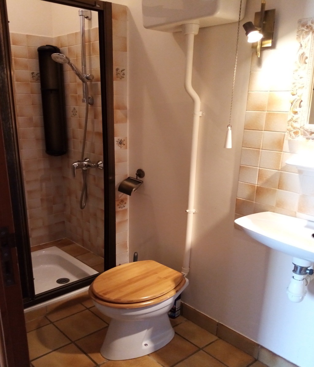 Douche et WC rez de chaussée