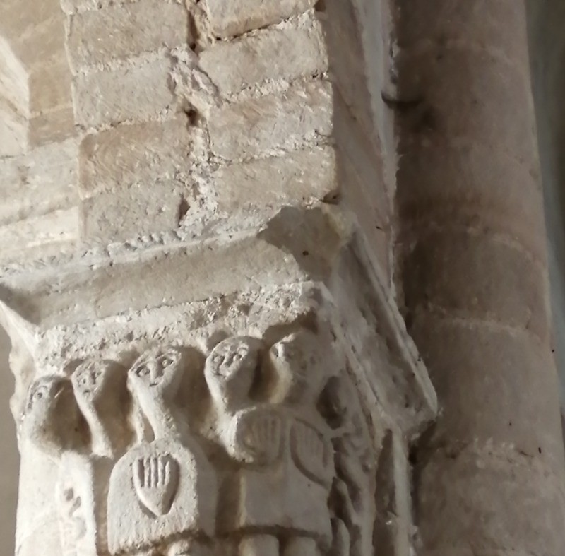 Chapiteau de l'église de  Biollet