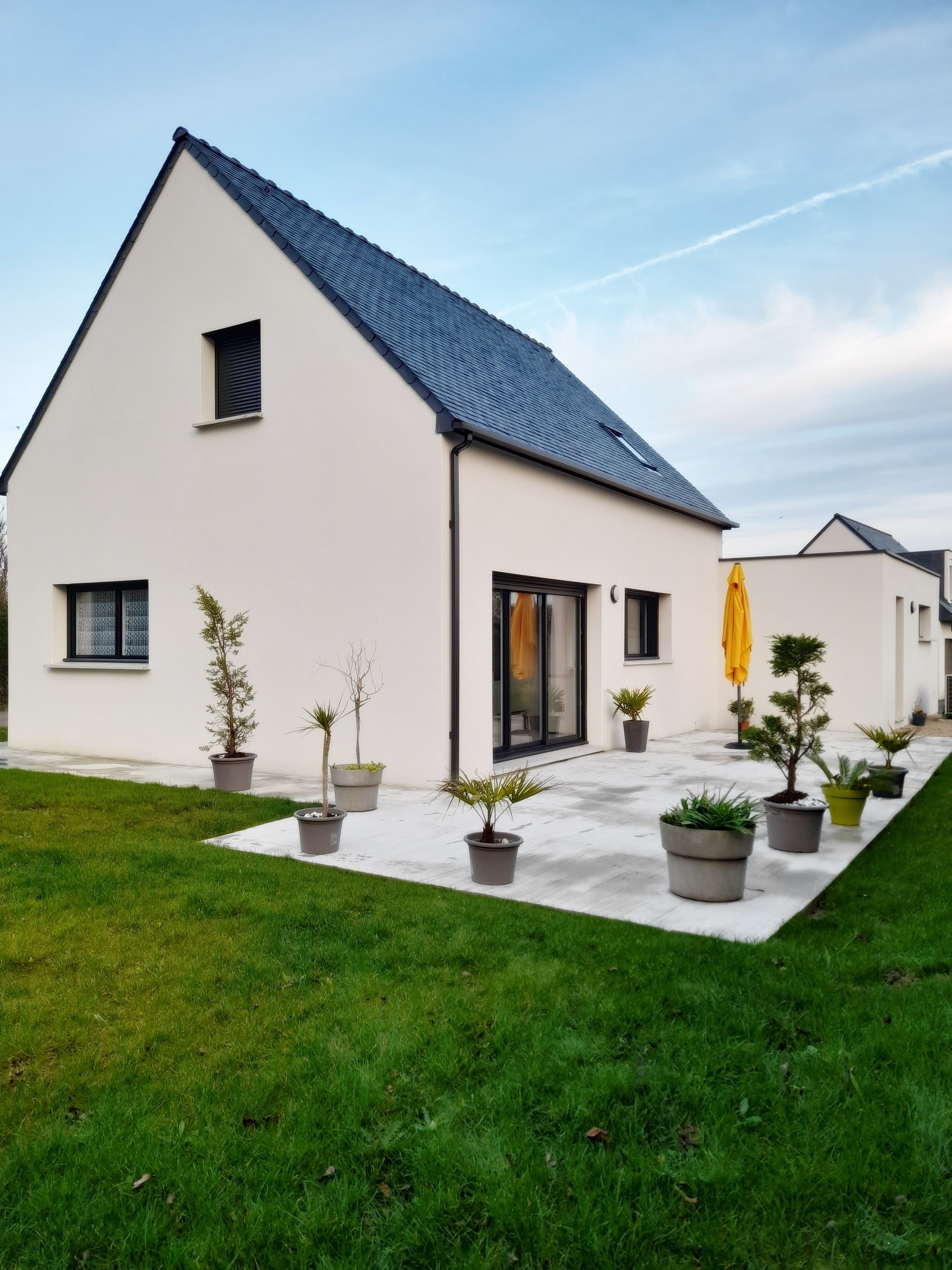 Maison avec terrasse et jardin