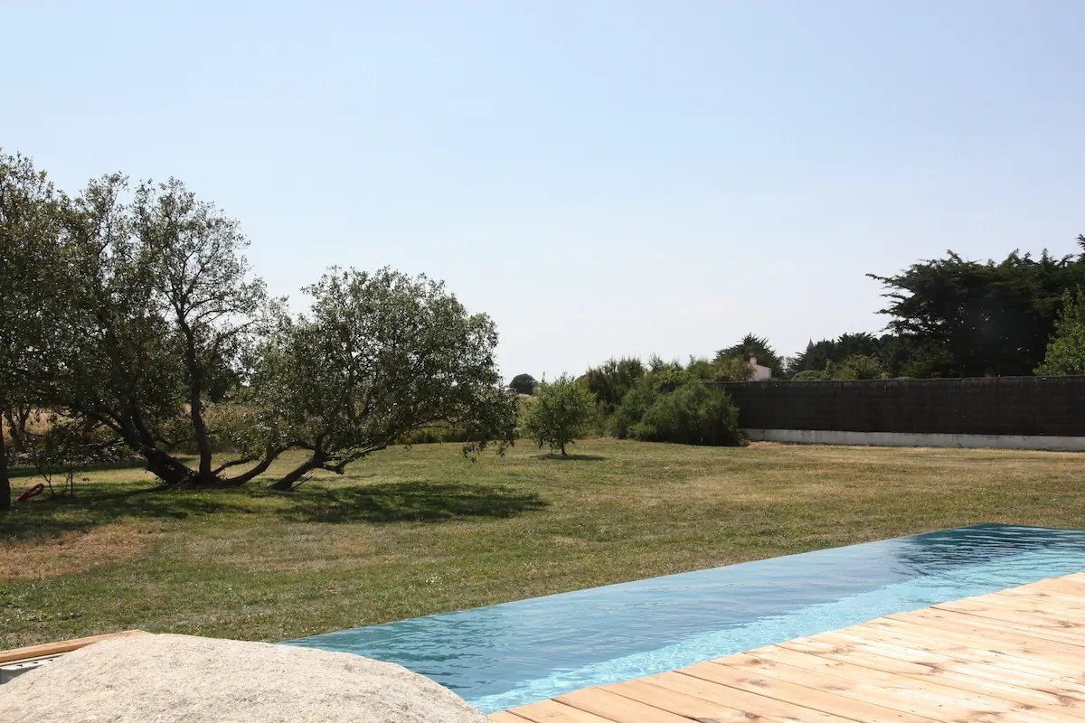 Piscine à débordement