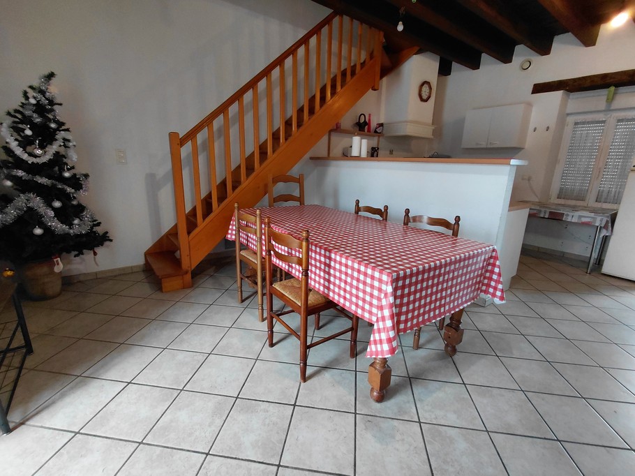 La Maison Léon dining area