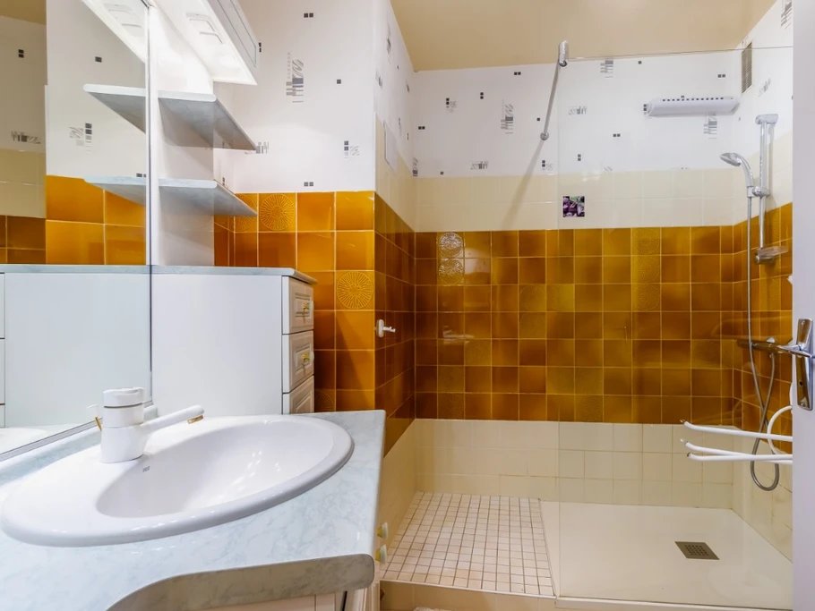 SALLE DE DOUCHE