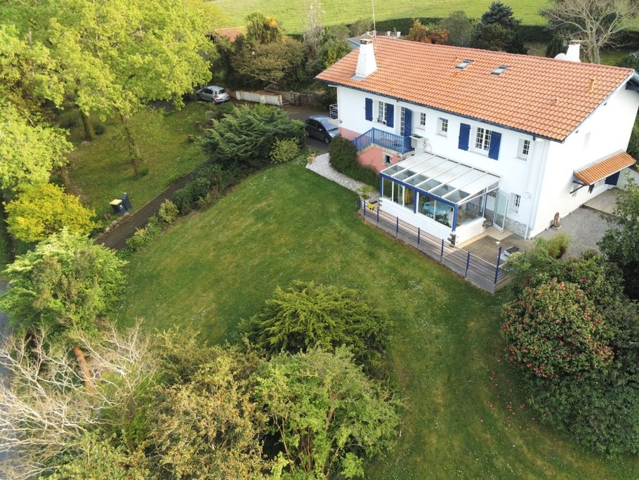 vue aérienne de la propriété