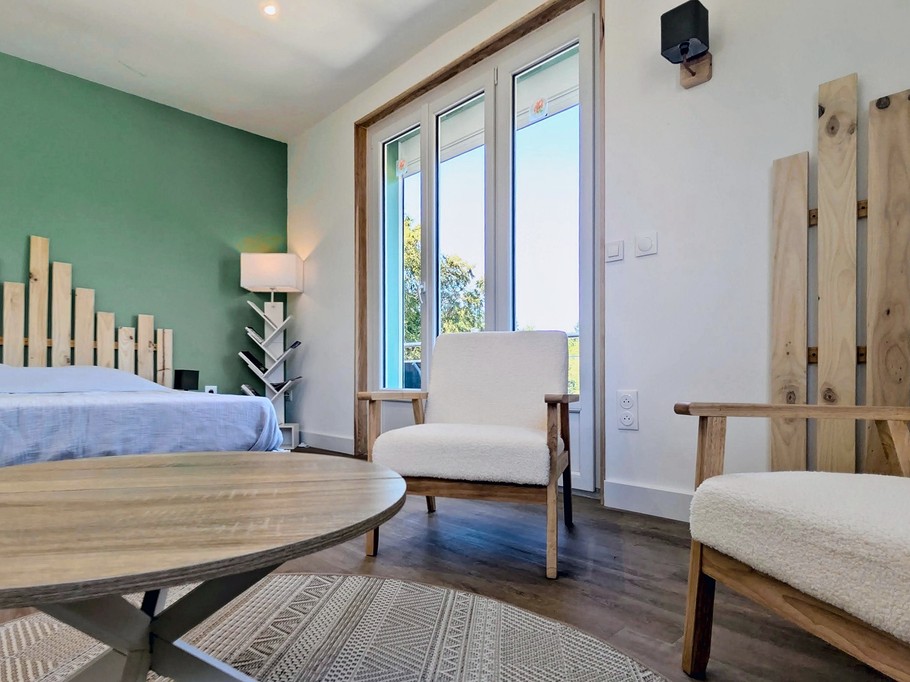 Le Nid - Holiday cottage, sleeps 3, Beaumont-du-Lac, Haute-Vienne: The Bedroom