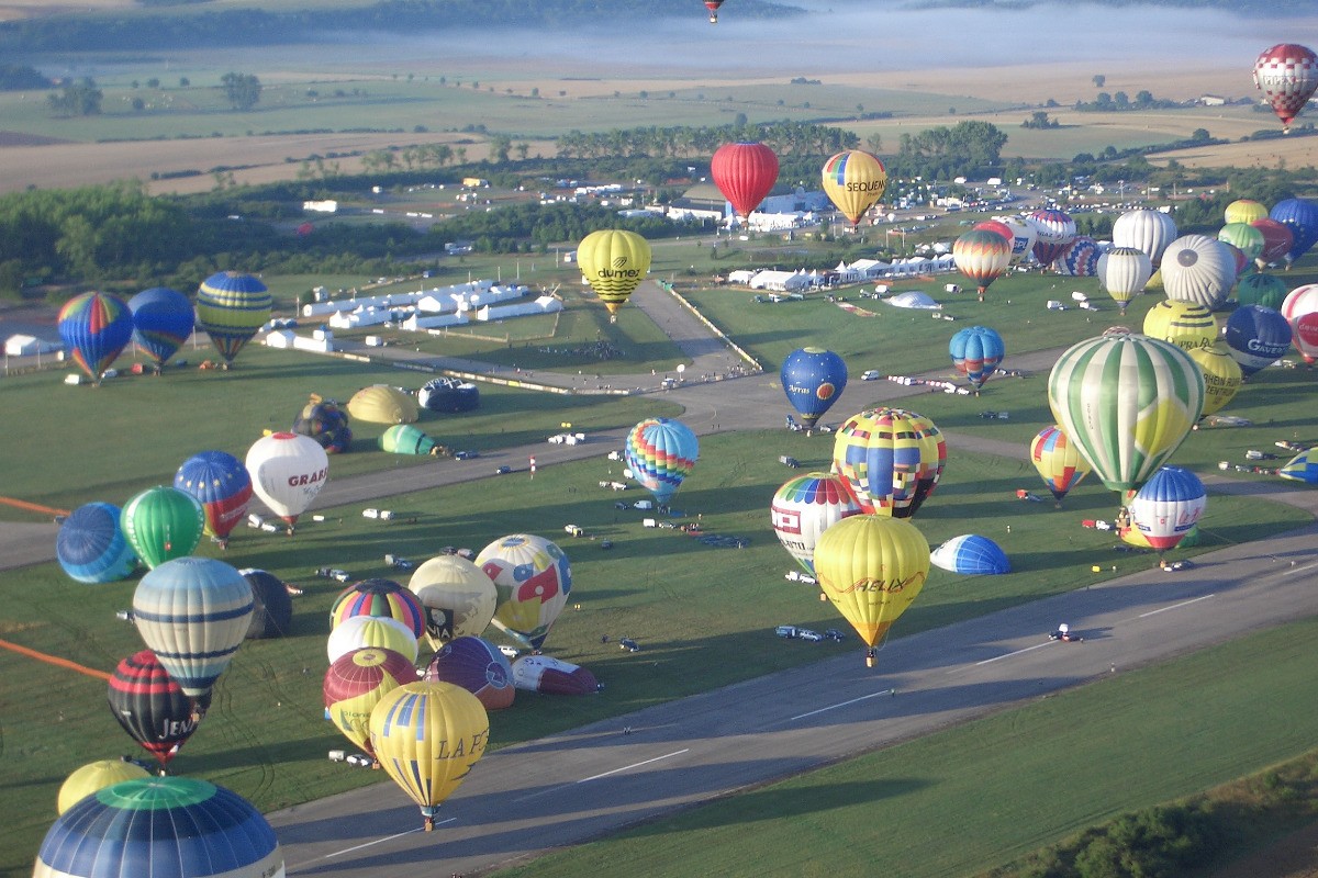Décollage des montgolfières du Mondial Air Ballon à Chambley