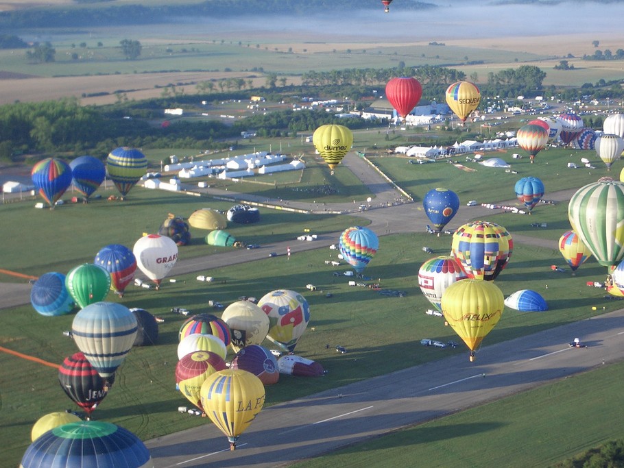 Décollage des montgolfières du Mondial Air Ballon à Chambley