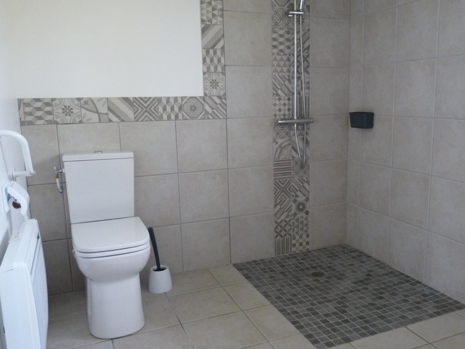 la salle de bain accès handicapé