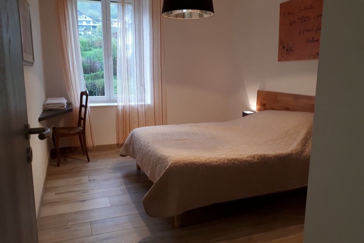Chambre n°1 avec bureau - Gite Millésime Gérardmer