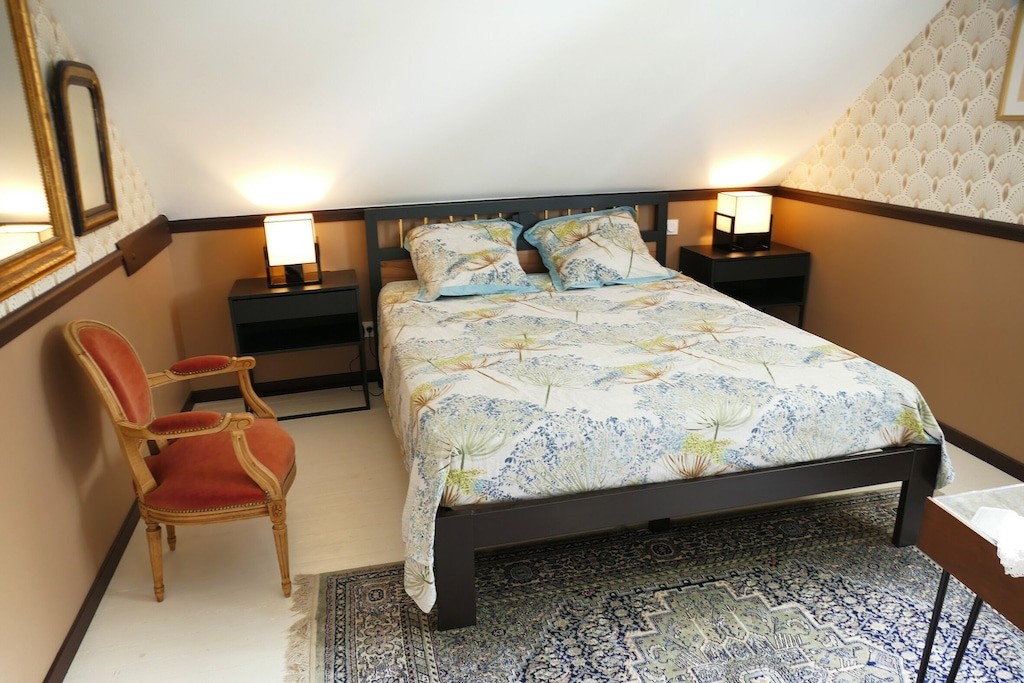 Chambre parentale avec salle de bain attenante