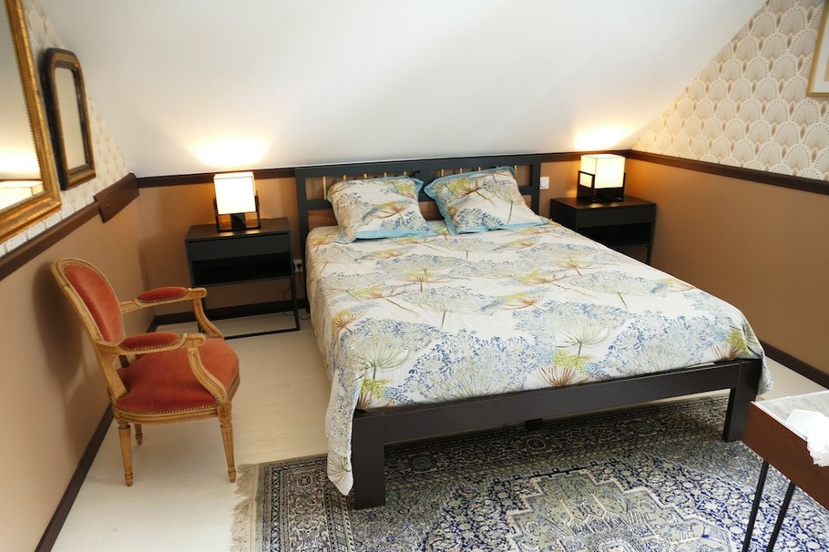 Chambre parentale avec salle de bain attenante