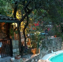 coin piscine  ping pong et bbq