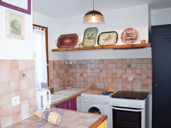 cuisine entièrement équipée avec rangements