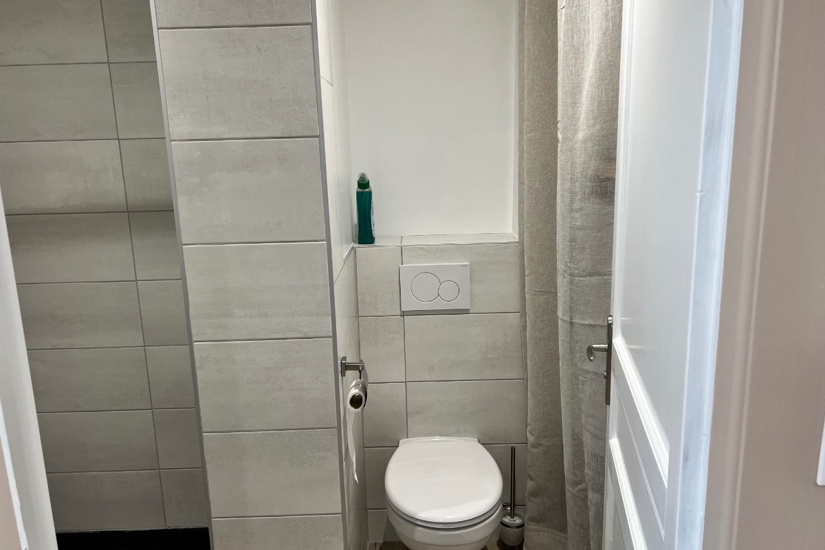 WC suspendu
Espace de rangement