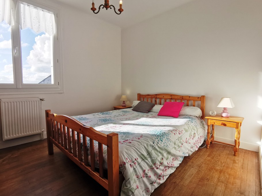Bedroom 3: Bed 140