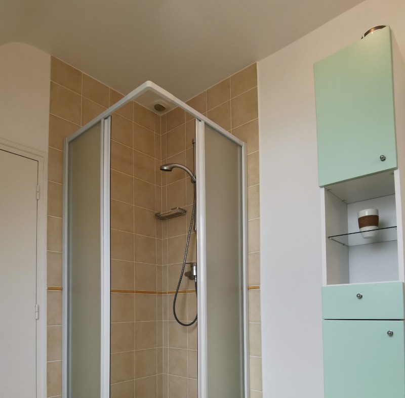 douche de la salle d'eau à l'étage