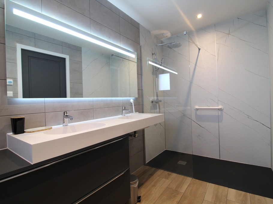 Salle d'eau - Chez Gigi et Malou Gîte Jonquille