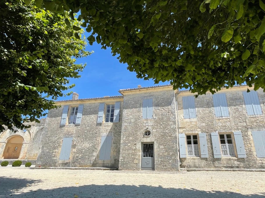 Abbaye de Trizay en Charente maritime