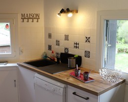 kitchen with sink and LV