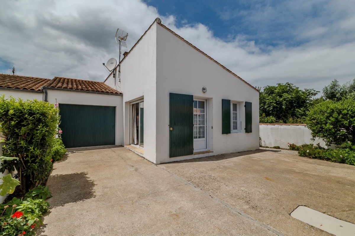 Gite "Rue de La Manne" avec jardin clos, proche de l'océan et des commerces à pieds, pour 5 personnes, Ste Marie de Ré, Ile de Ré
