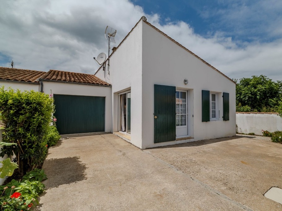 Gite "Rue de La Manne" avec jardin clos, proche de l'océan et des commerces à pieds, pour 5 personnes, Ste Marie de Ré, Ile de Ré