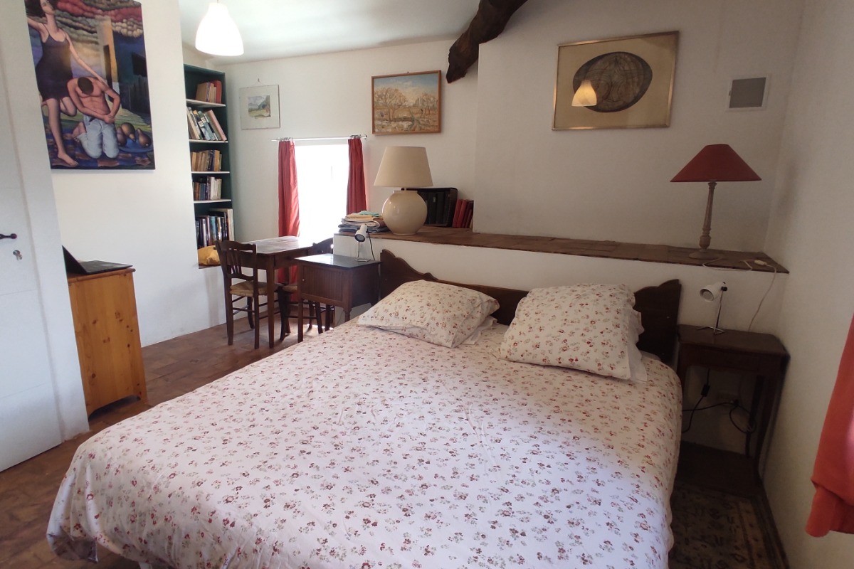 La Treille - location de vacances à la campagne pour 2 personnes - la chambre