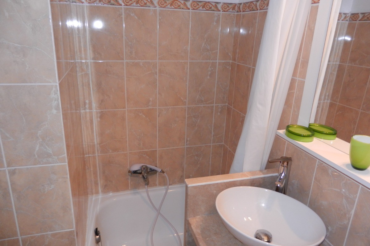 La salle d'eau, Appartement de la Nartelle (Var, Côte d'Azur)