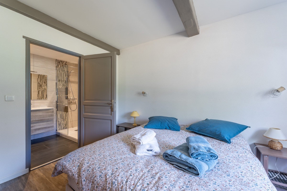 Chambre parentale avec salle d'eau
Literie en 160 X 200