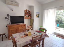 Gîte les clapas - la Maison Verte - Séjour