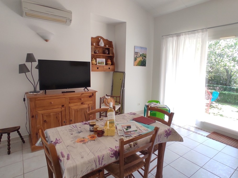 Gîte les clapas - la Maison Verte - Séjour