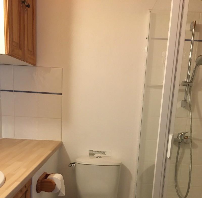 Salle d'eau à l'étage attenante à la chambre double