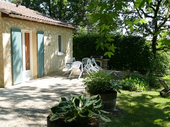 Terrasse et jardin Village de Gîtes Les Collines d'Eyvigues 24580 Salignac Eyvigues Clévacances