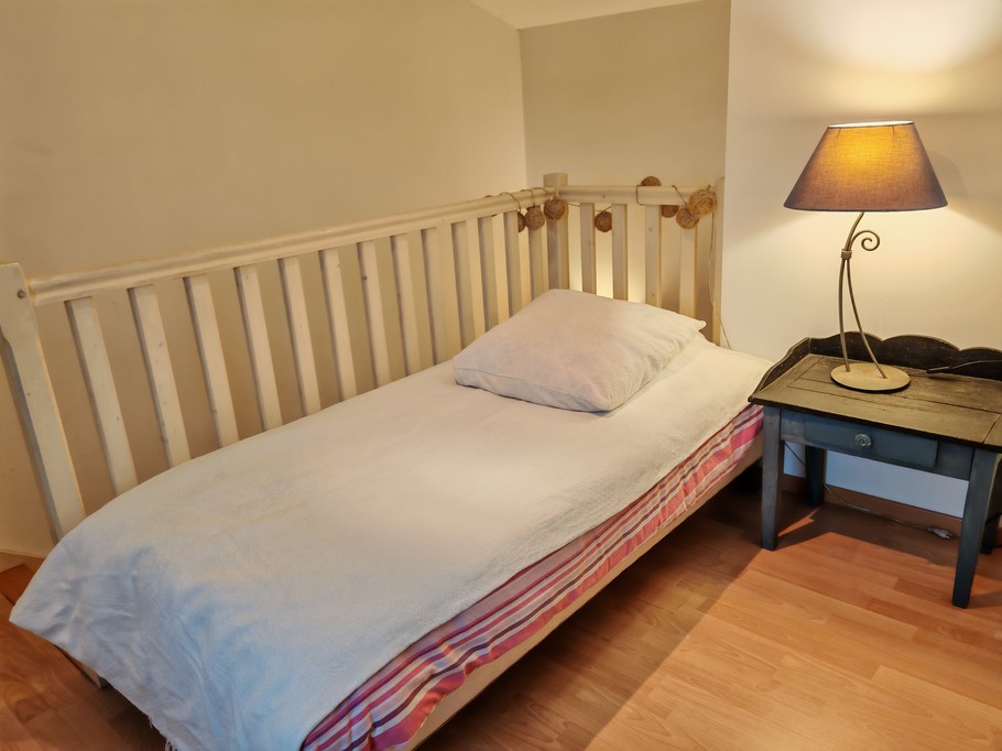 Mezzanine with 1 x 90cm bed