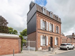 Façade de la maison :Quai du Romerel 32