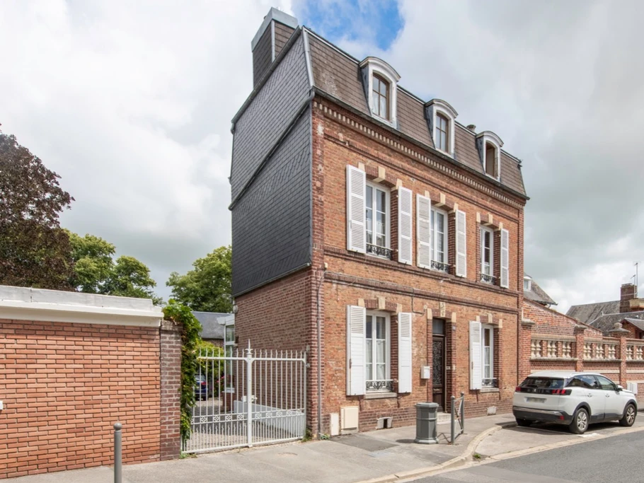 Façade de la maison :Quai du Romerel 32