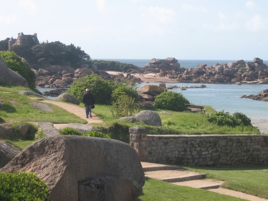 Vue de la cuisine sur le Château de Costaéres