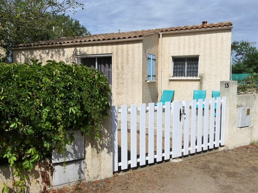 La maison vue de l'impasse