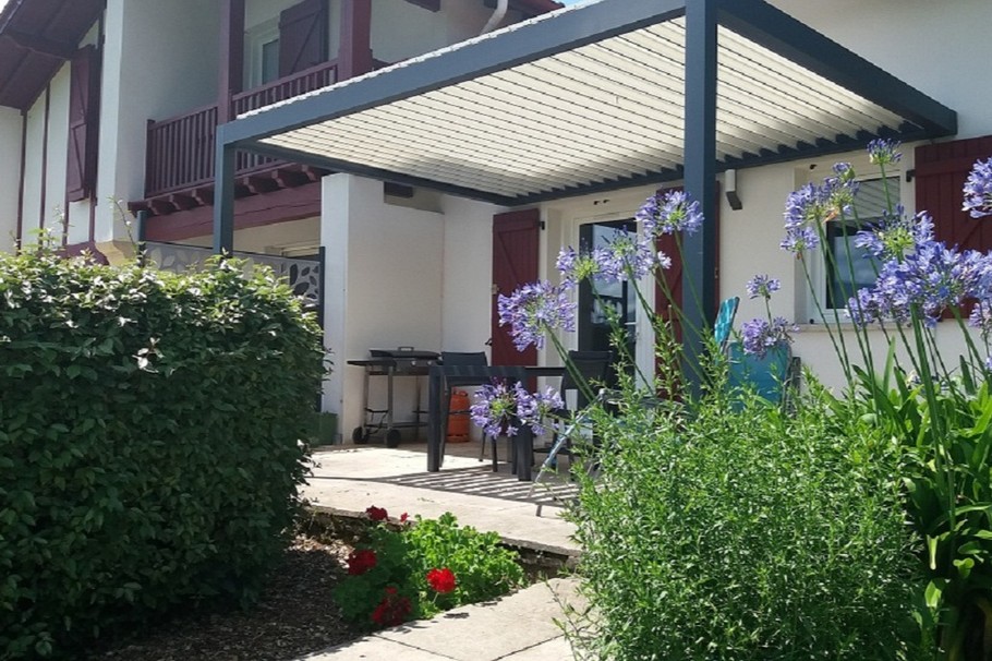 Terrasse: Pergola bioclimatique Expo Sud