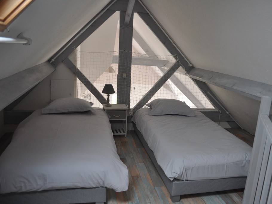 Location Clévacances - VanHeuverswyn, Plouha - Villa façade coté mer - Mezzanine ( chambre 5 ) 2 lits