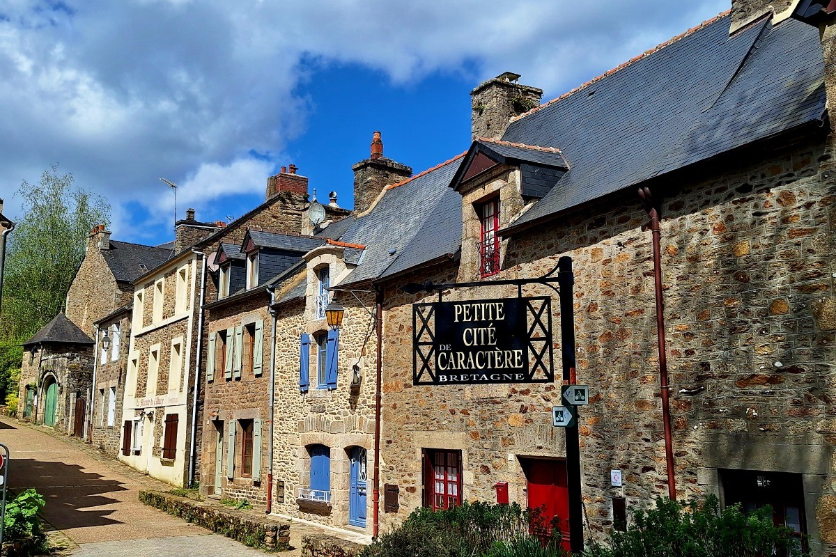 Photo le Vallon de Léhon. Léhon petite cité de caractère