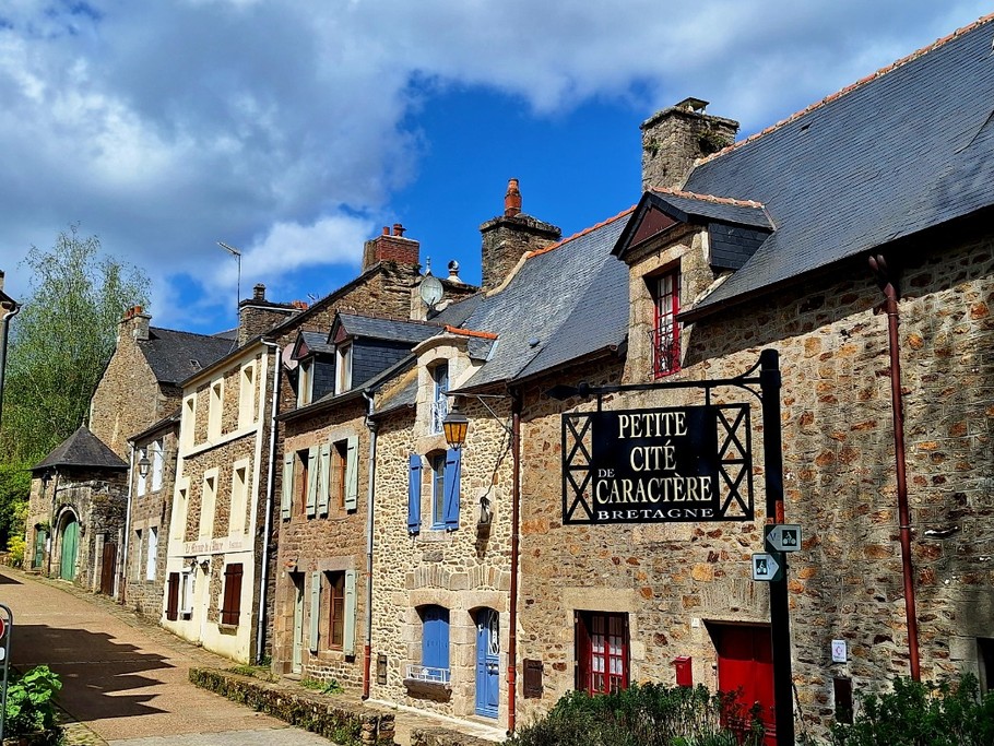 Photo le Vallon de Léhon. Léhon petite cité de caractère