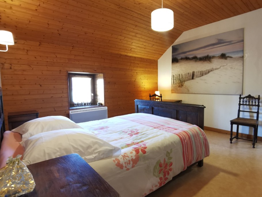 Chambre / lit 140 à l'étage